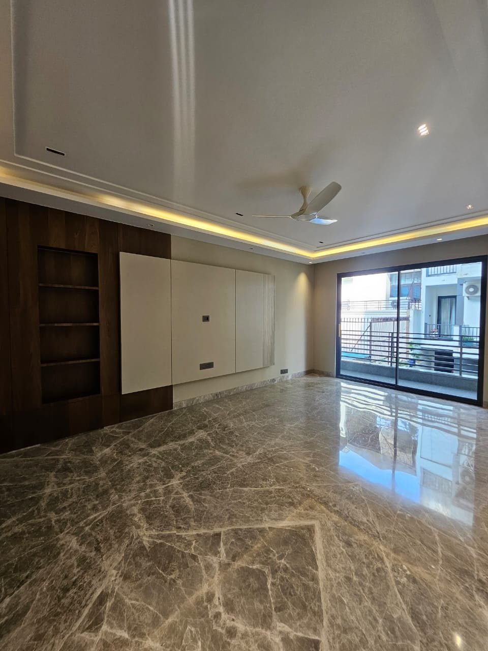 property_images/1757410556_68bff4fc16907.jpeg