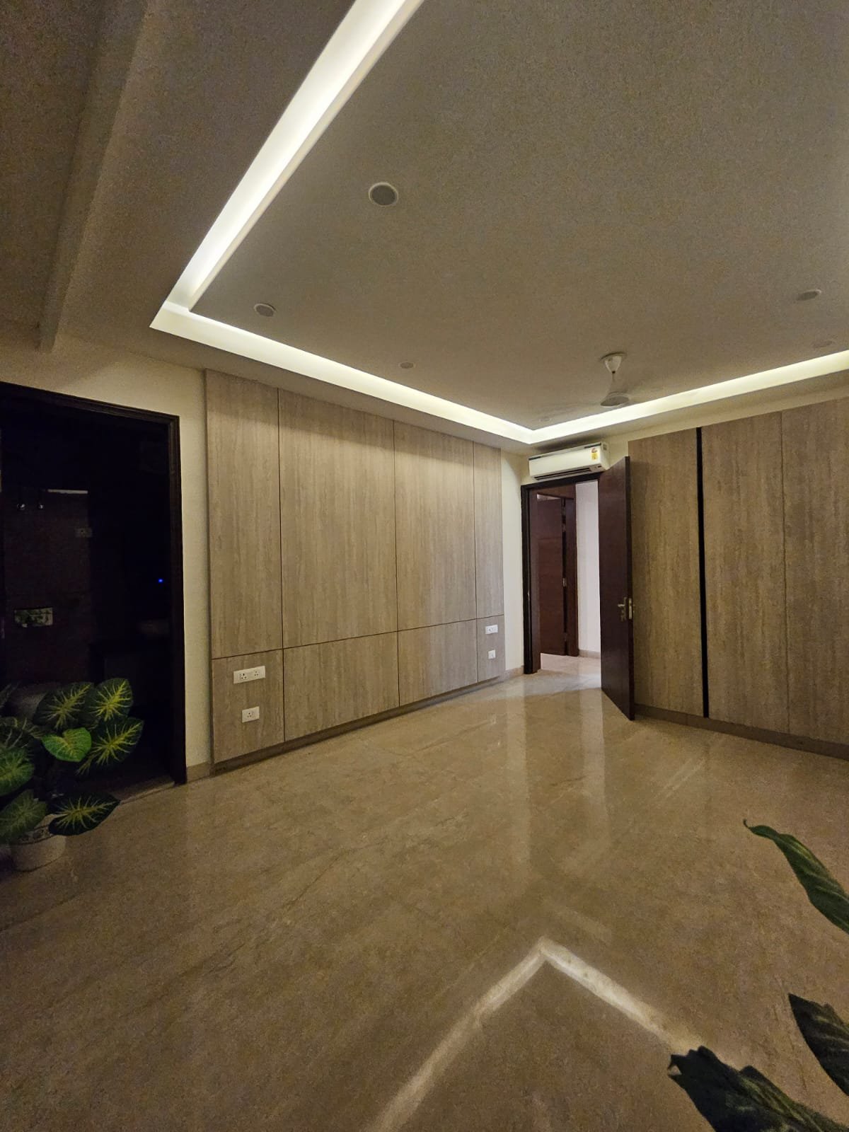 property_images/1757410924_68bff66c745c3.jpeg