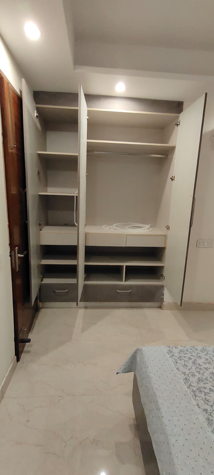property_images/1761221790_68fa1c9e54519.jpeg