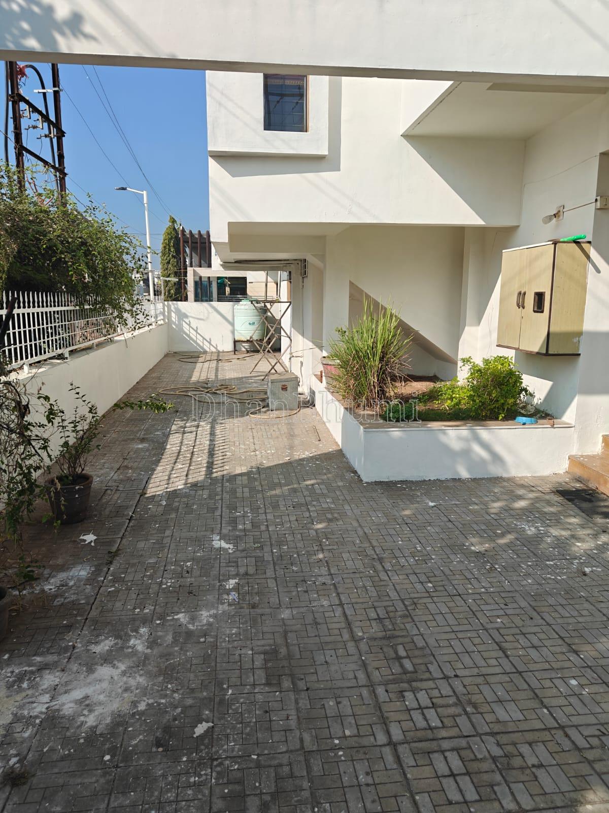 property_images/1768981453_697083cd14af9.jpeg