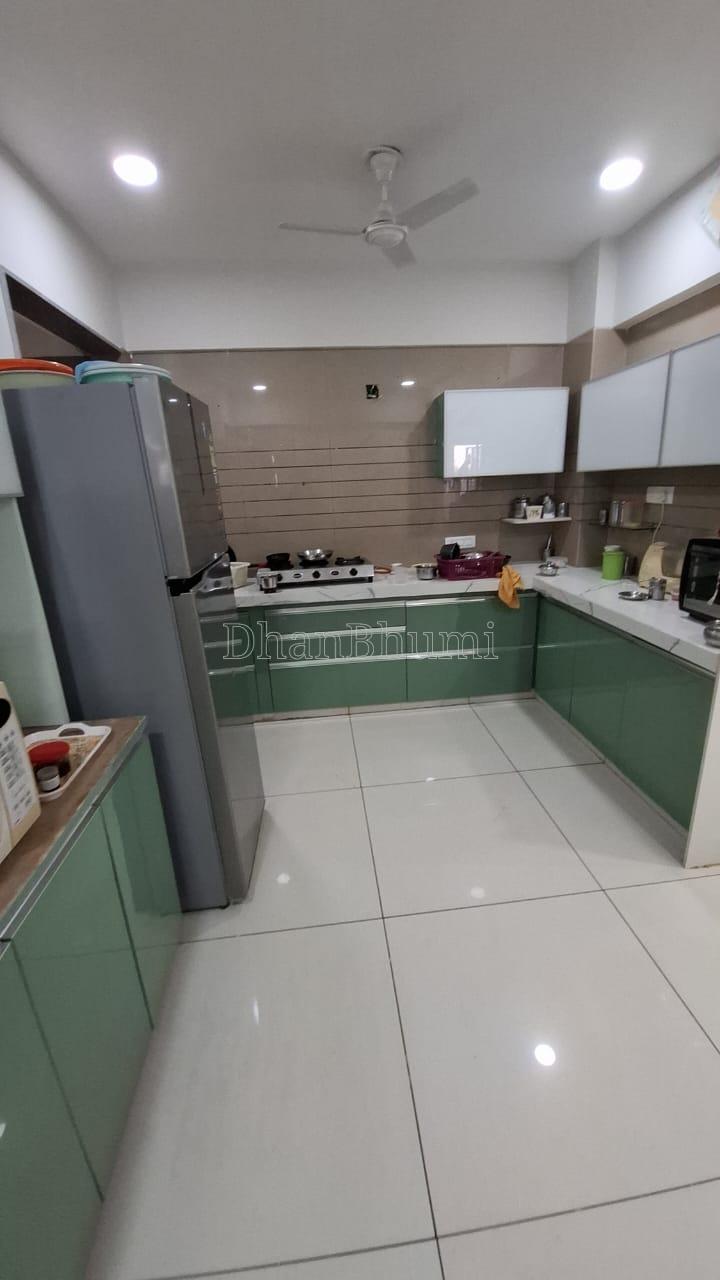 property_images/1773639137_69b795e1f28cf.jpeg