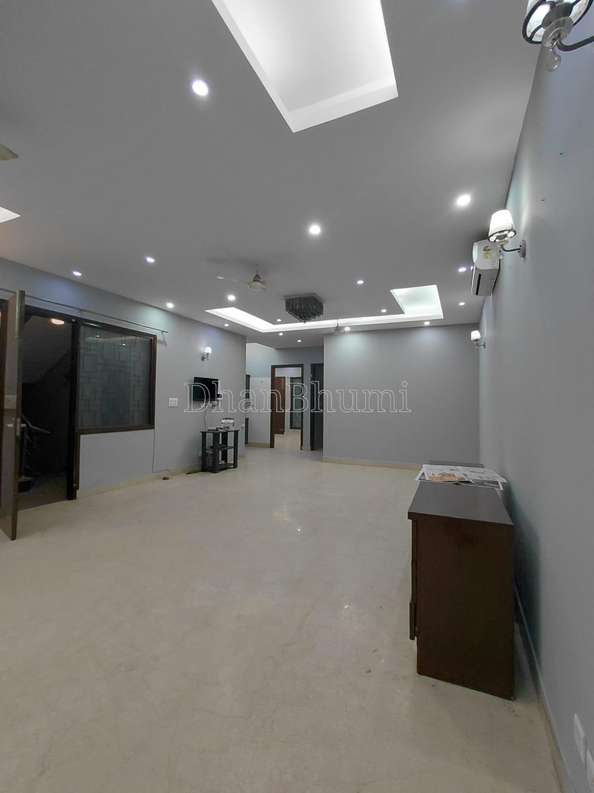 property_images/1773653402_69b7cd9a6a757.jpeg