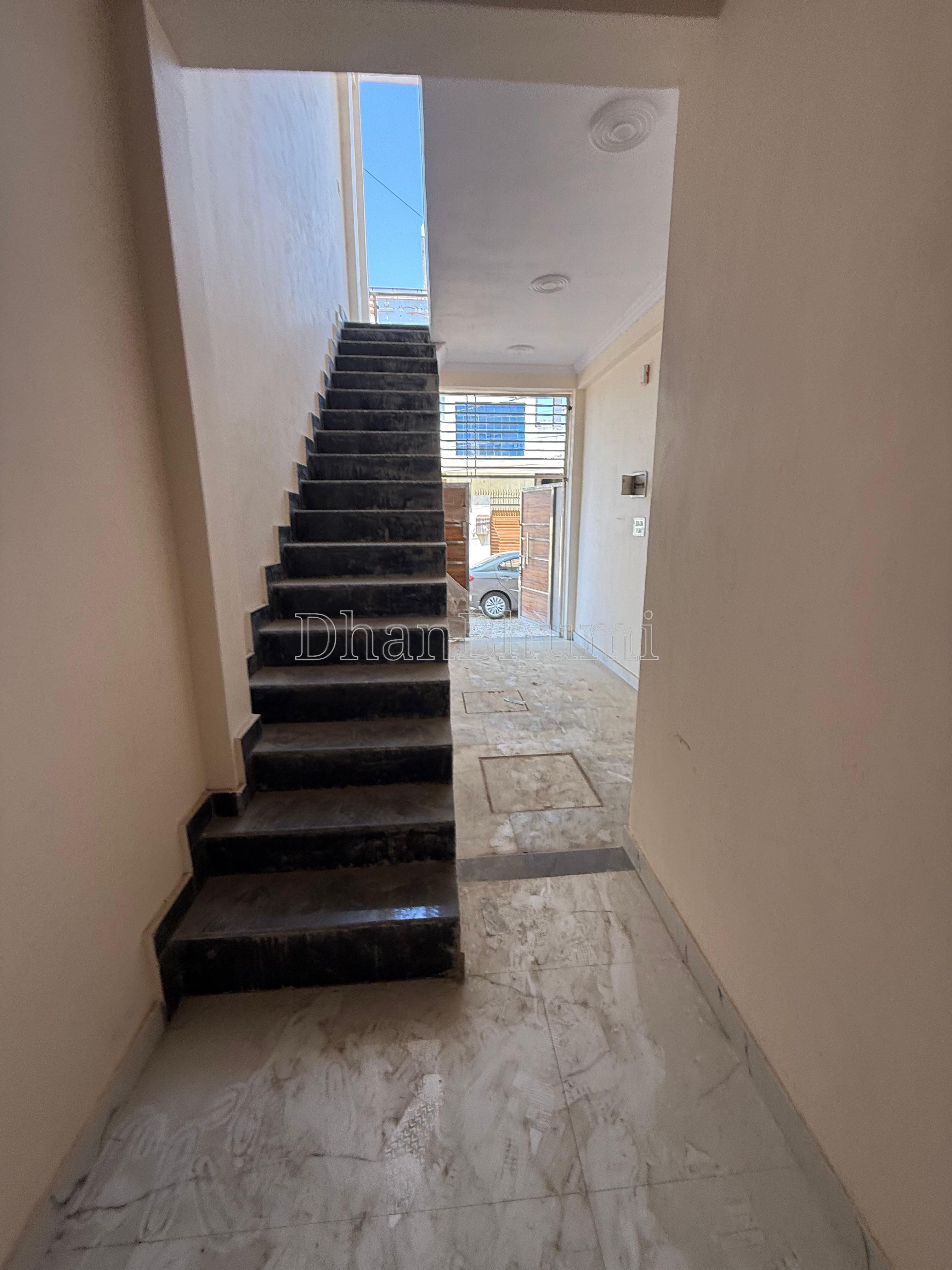 property_images/1773827910_69ba7746a83bc.jpeg