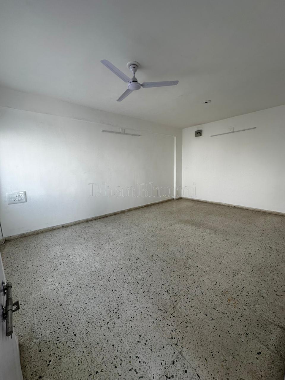 property_images/1773905360_69bba5d068f26.jpeg