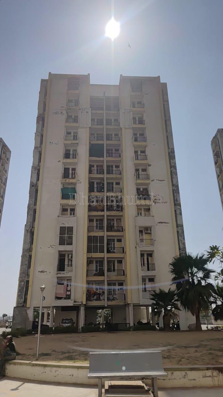 property_images/1774003694_69bd25ee81793.jpeg