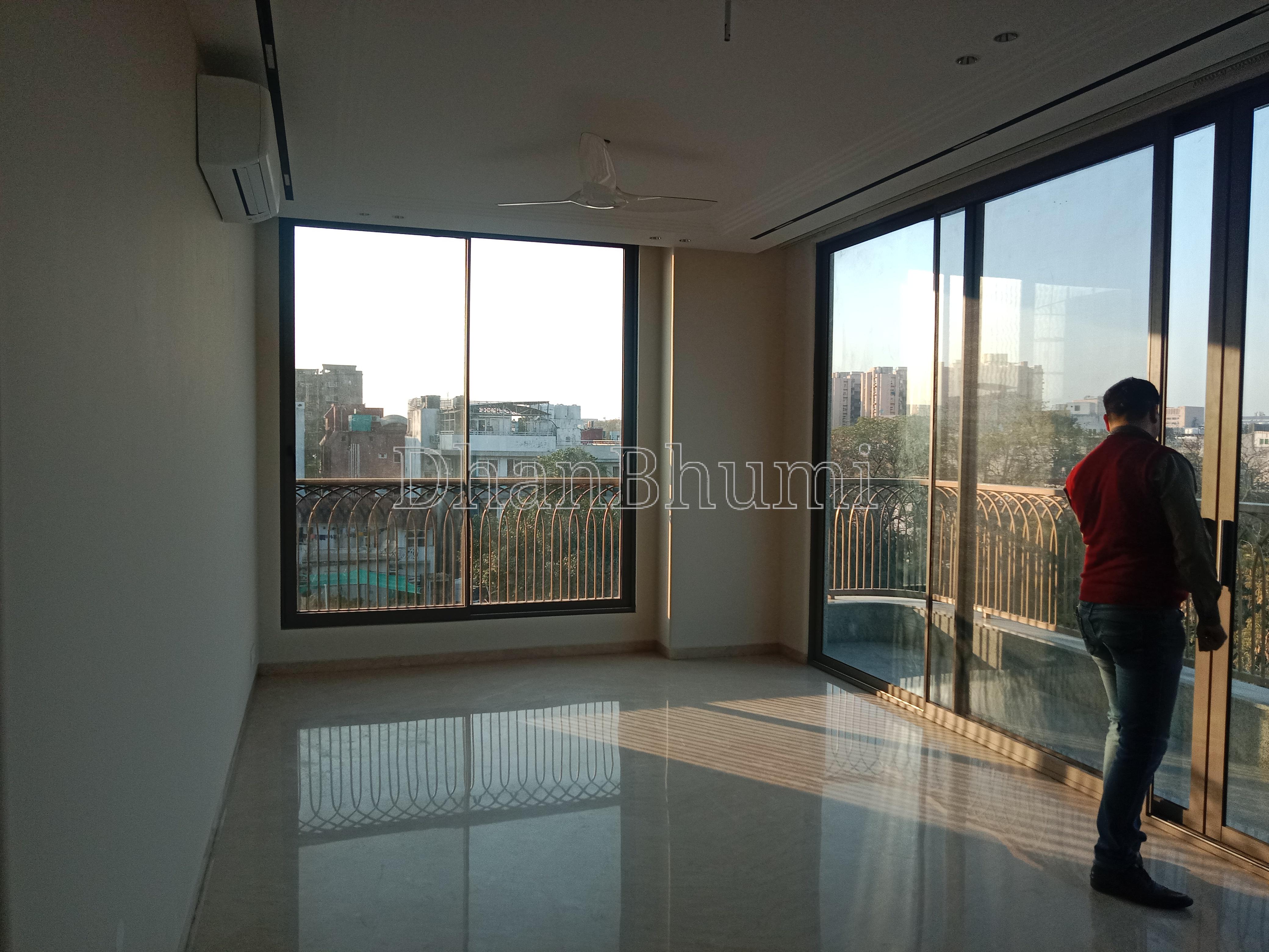 property_images/1774439821_69c3cd8d9eb72.jpg