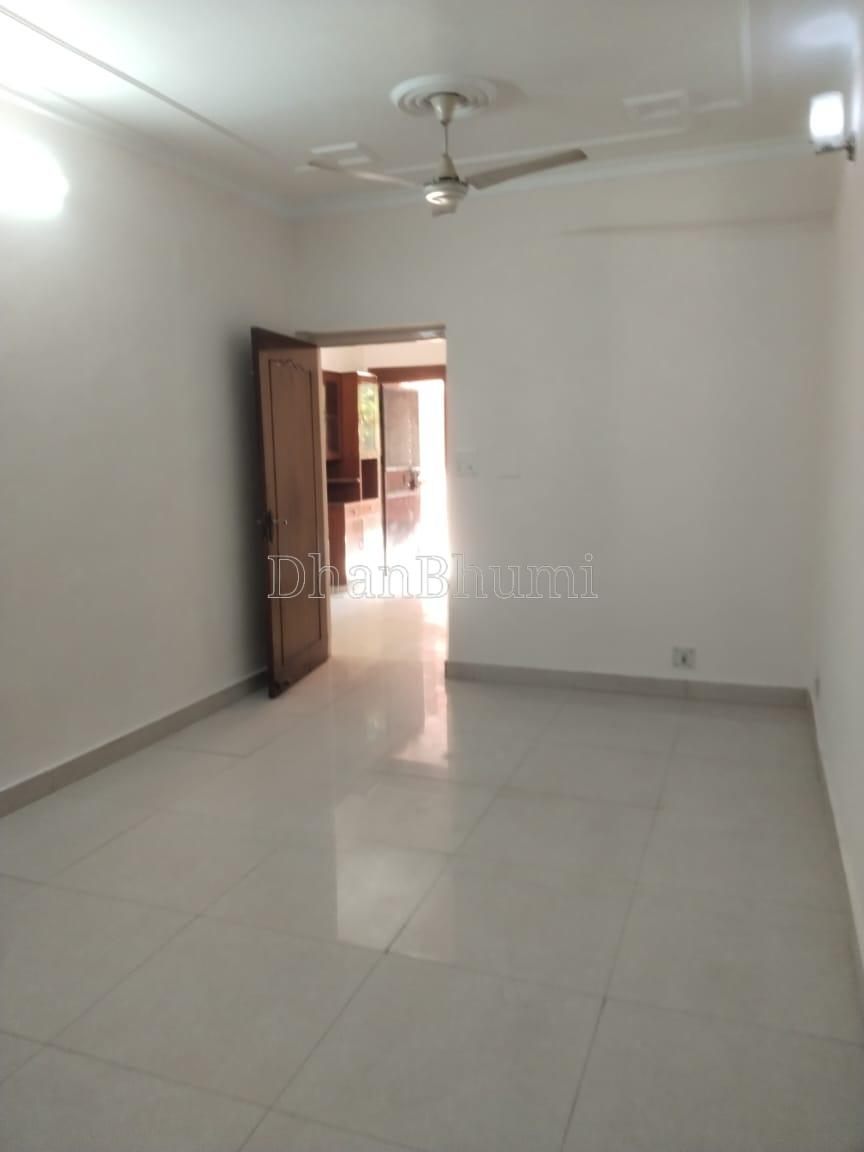 property_images/1775127697_69ce4c9144f55.jpeg