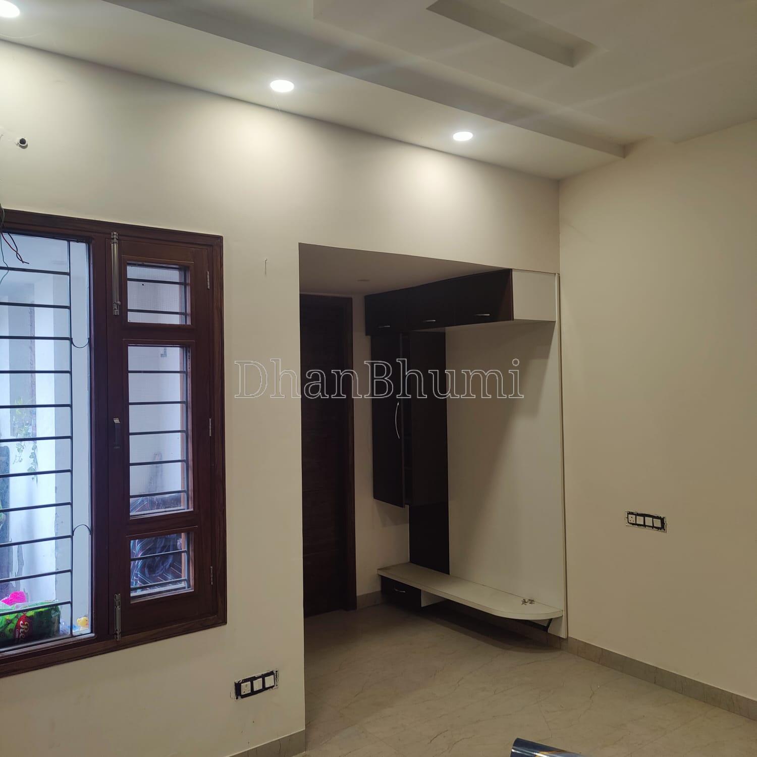 property_images/1775900331_69da16ab46c73.jpeg