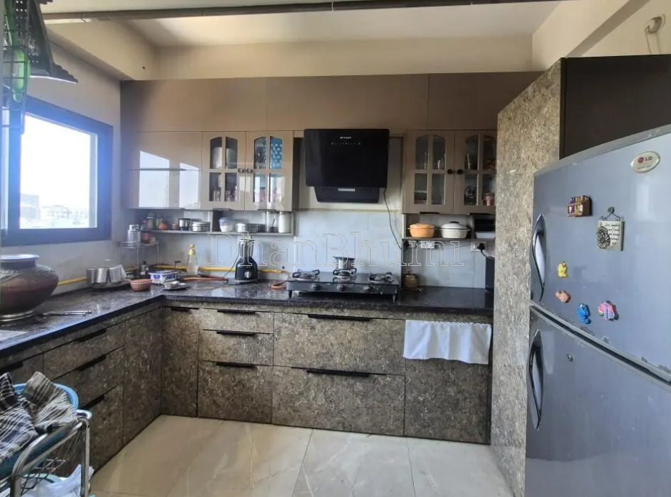 property_images/1776839544_69e86b78303fb.png