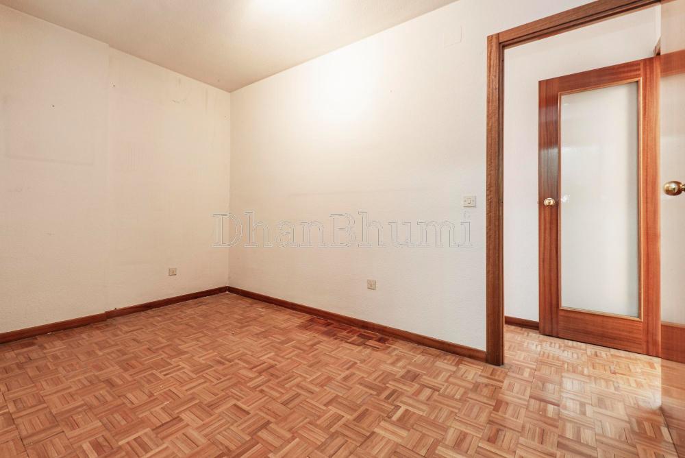 property_images/1776923801_69e9b499cf2ca.jpg