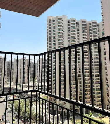 property_images/2_bhk_flatapartment_in_greater_noida_1778233264_69fdafb04c9c1.png