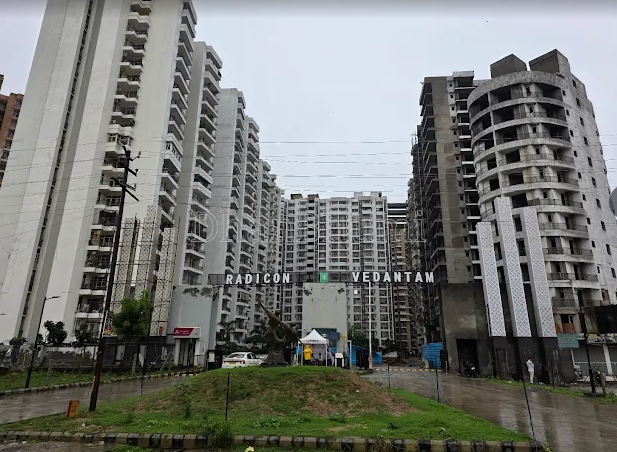 property_images/3_bhk_flatapartment_in_greater_noida_1778233483_69fdb08b0f1c5.png