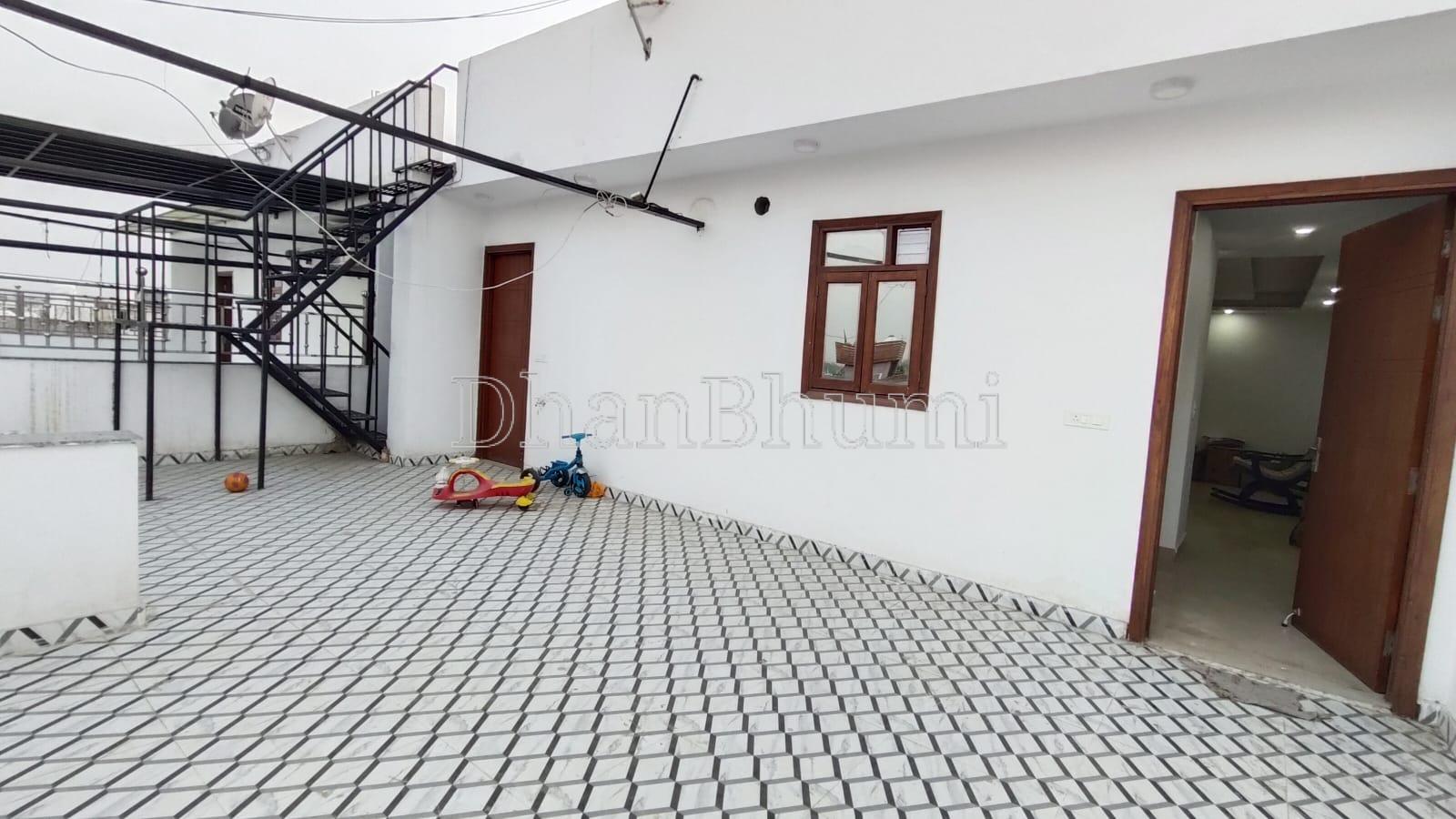 property_images/3_bhk_independent_builder_floor_in_delhi_1777899580_69f8983c02c11.jpg