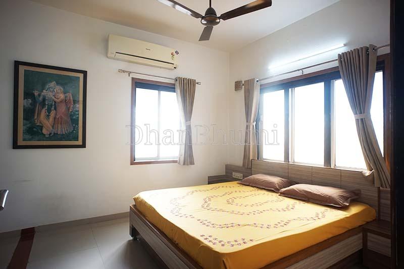 property_images/3_bhk_independent_housevilla_in_ahmedabad_1779356068_6a0ed1a43ca6c.jpeg