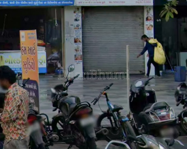 property_images/shopshowroom_in_surat_1777975864_69f9c2380e16c.PNG